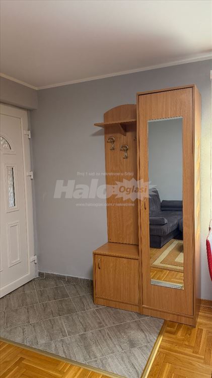 Izdajem 1.5 namešten stan na Altini — 3