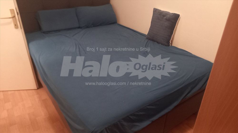 Izdajem 1.5 stan Ustanička — 2