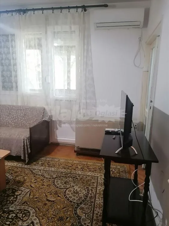 Izdajem 1.0 stan na Karaburmi — 5