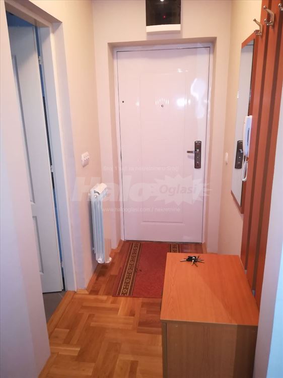 Izdajem 1.0 stan od 28 m2 na Mirijevu — 13