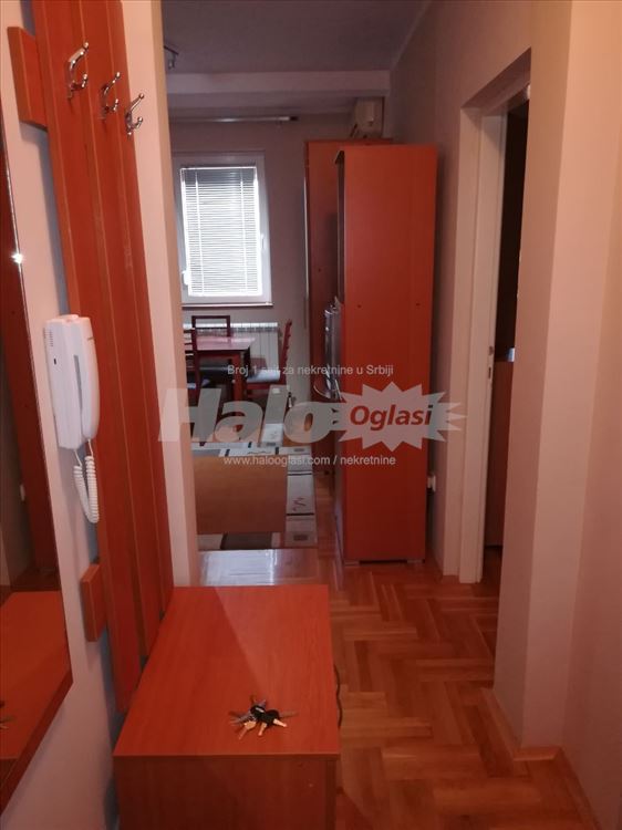 Izdajem 1.0 stan od 28 m2 na Mirijevu — 14