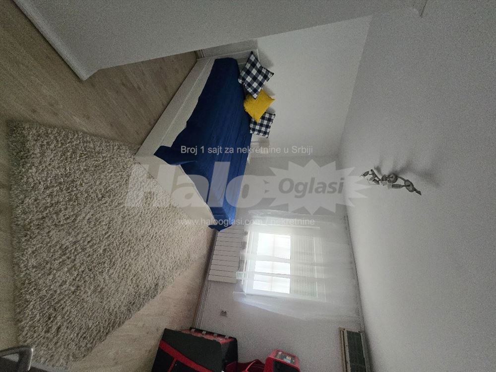 Izdajem 1,5 stan — 4