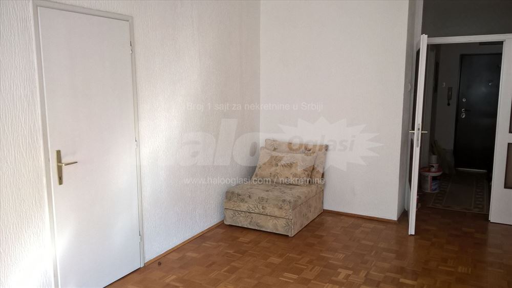 Izdajem 1.5 stan Vozdovac Vojvode Stepe kod Vera — 2