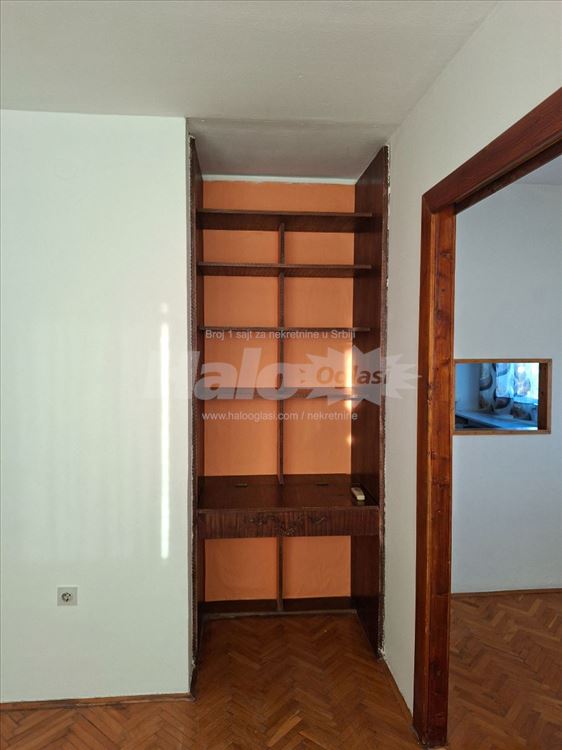 Izdajem 2.5 soban stan na Konjarniku,56m2 — 4
