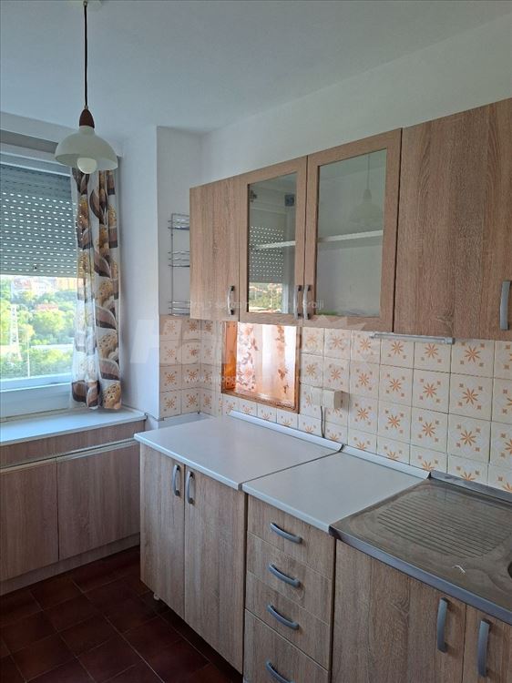 Izdajem 2.5 soban stan na Konjarniku,56m2 — 9