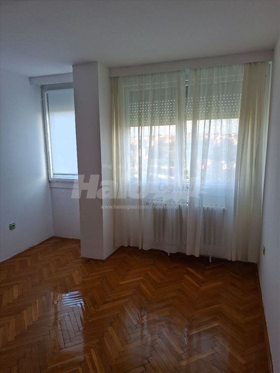 Izdajem 2.5 soban stan na Konjarniku,56m2 — 11