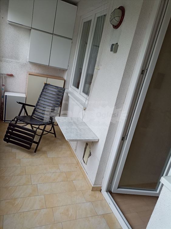 Izdajem 2.5 stan u ulici Braće Jerković 3 spr lift — 3