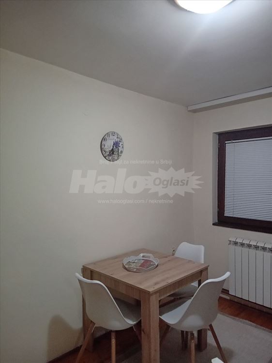 Izdajem 2.0 namešten stan. — 9
