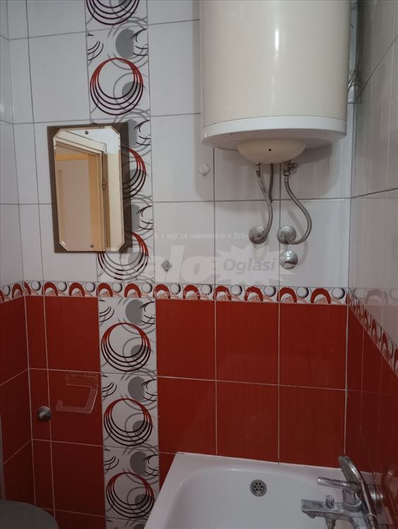 Izdajem 2.0 prazan stan na 1.spratu. — 4