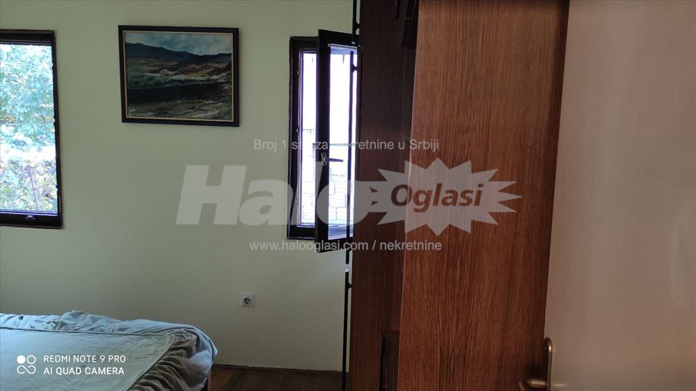 Izdajem 2.5 stan u kući sa TA grejanjem — 3