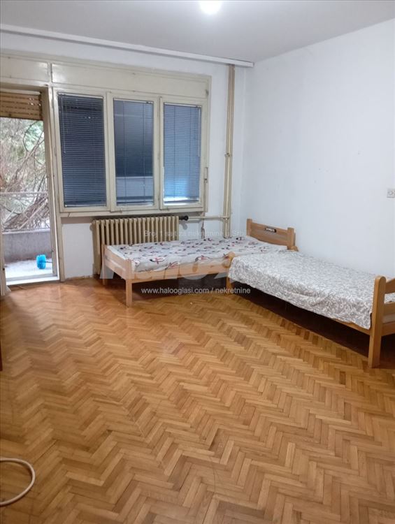 Izdajem namesten 3.0 stan Zemun — 3