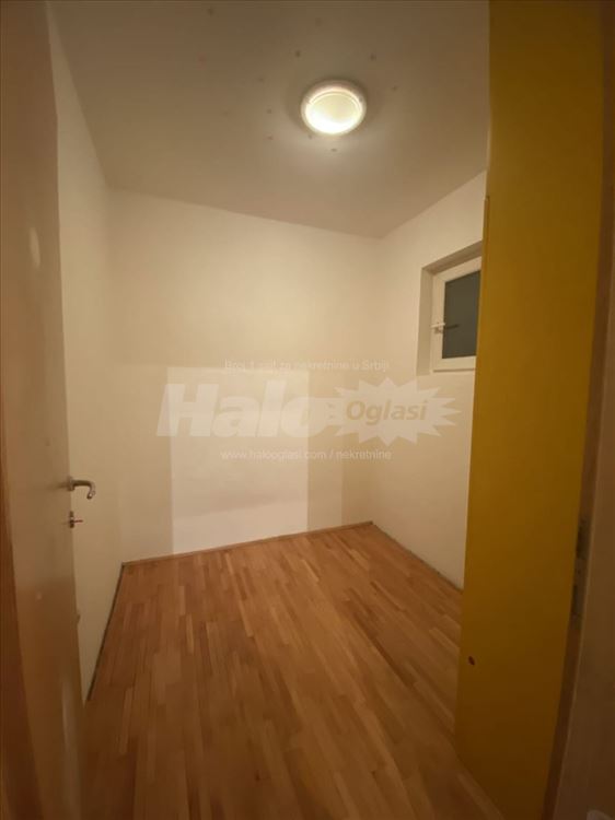 Izdajem 43m² na Bogosloviji — 4
