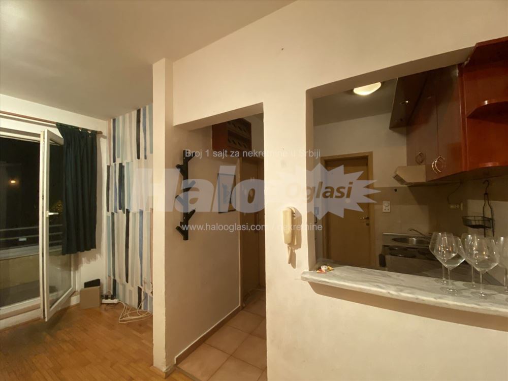 Izdajem 43m² na Bogosloviji — 9