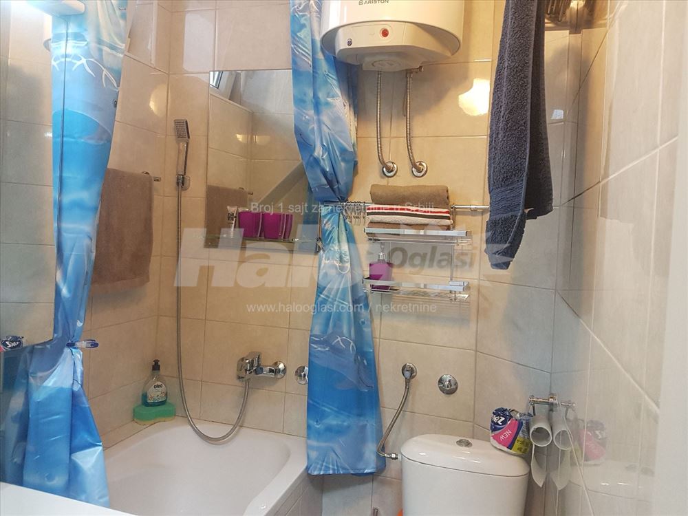 Izdajem CENTAR Stari grad 1,5 stan 42m2 Dečanska — 8
