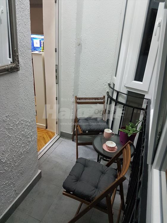 Izdajem CENTAR Stari grad 1,5 stan 42m2 Dečanska — 9