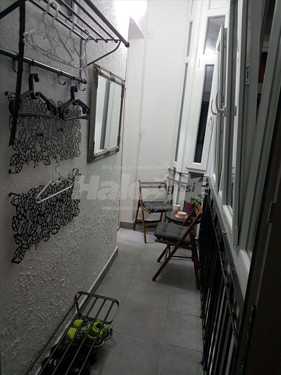Izdajem CENTAR Stari grad 1,5 stan 42m2 Dečanska — 10