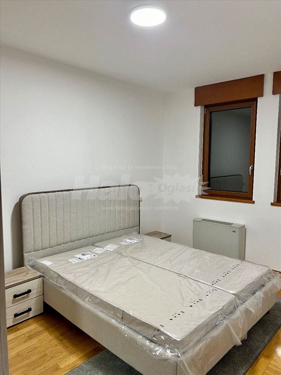 Izdajem cetvorosoban stan na Vracaru — 11