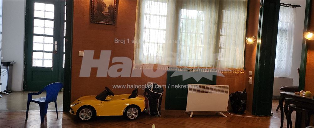 Izdajem cetvorosoban Zvezdara Bulbulder Beograd — 2
