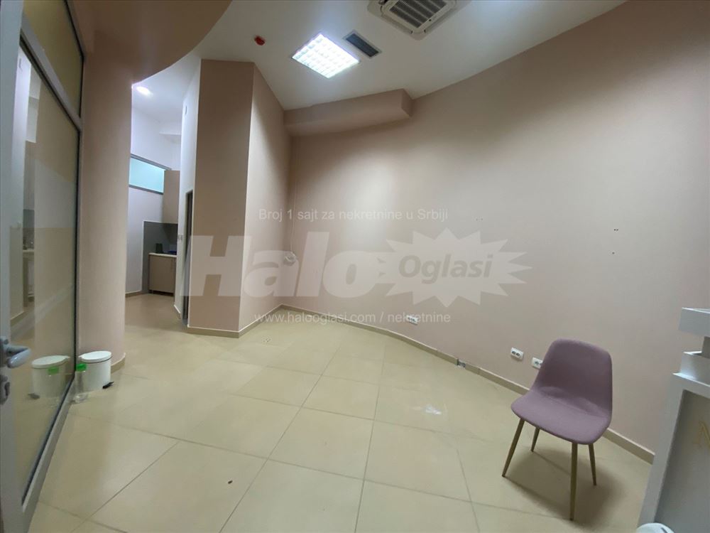 Izdajem dva lokala 24kv i 14kv u TC Interex — 4