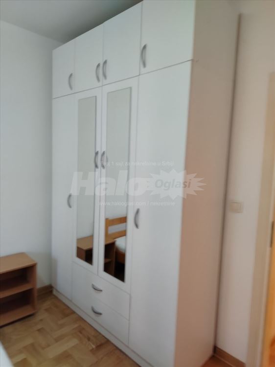 Izdajem dvoiposoban, lep, funkcionalan stan — 8