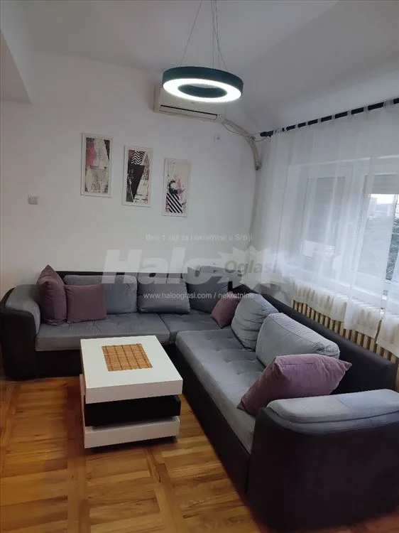 Izdajem dvoiposoban stan, Miljakovac 1 — 6