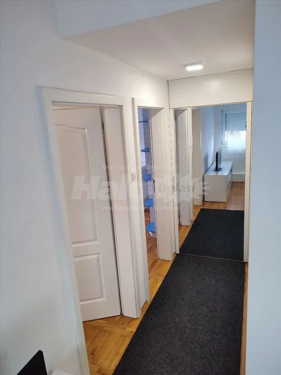 Izdajem dvoiposoban stan, Miljakovac 1 — 10