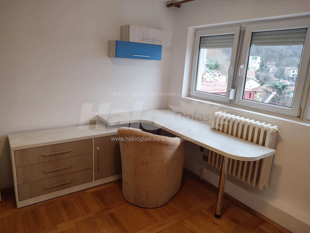 Izdajem dvoiposoban stan, Miljakovac 1 — 12