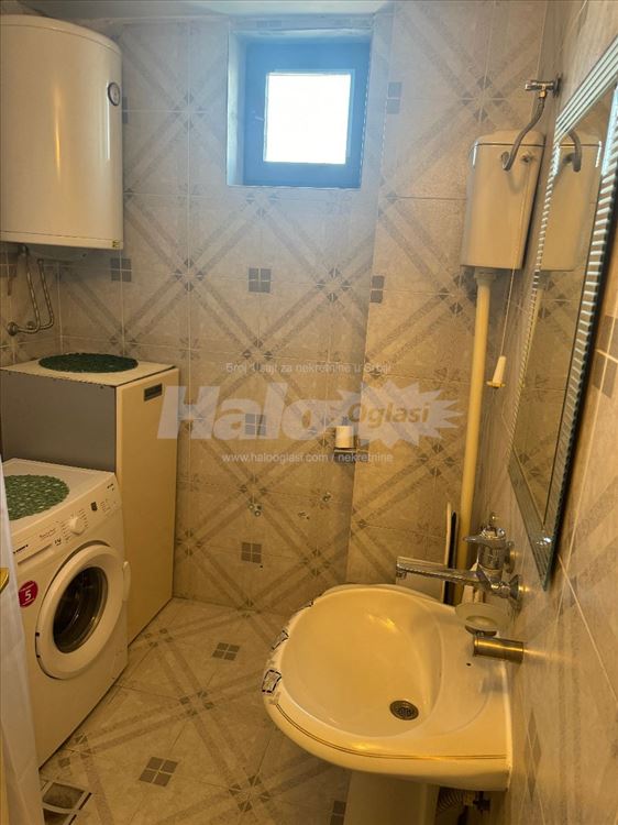 Izdajem dvoiposoban stan na Vračaru — 13