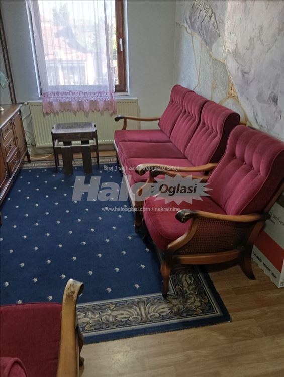 Izdajem dvoiposoban stan u Zarkovu — 2
