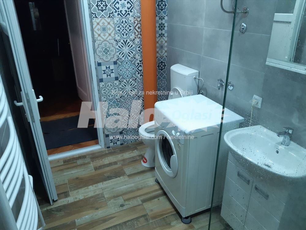 Izdajem dvosoban na Novom Beogradu kod Instituta — 4