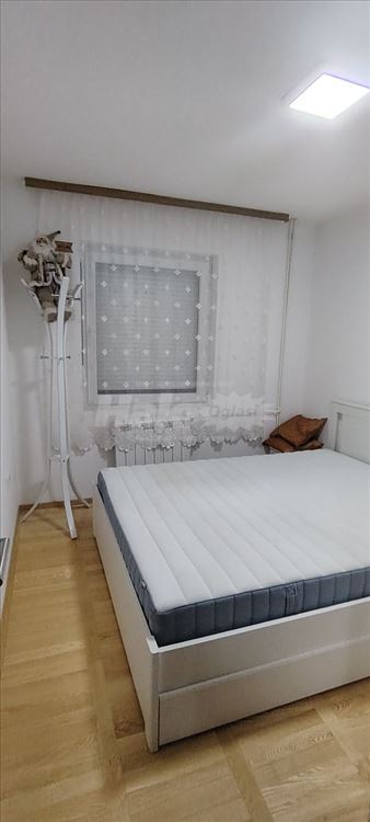 Izdajem dvosoban namesten stan u Zarkovu, — 3
