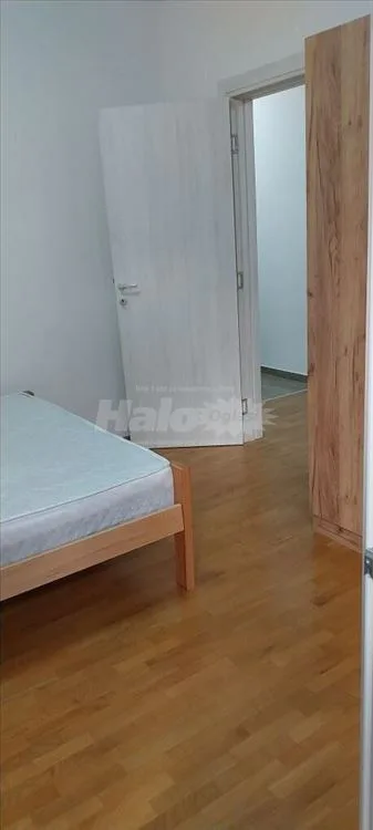 Izdajem dvosoban namesten useljiv stan u Borci — 12