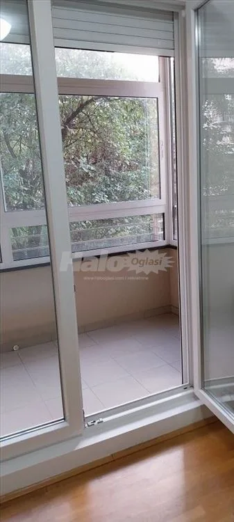 Izdajem dvosoban namesten useljiv stan u Borci — 13