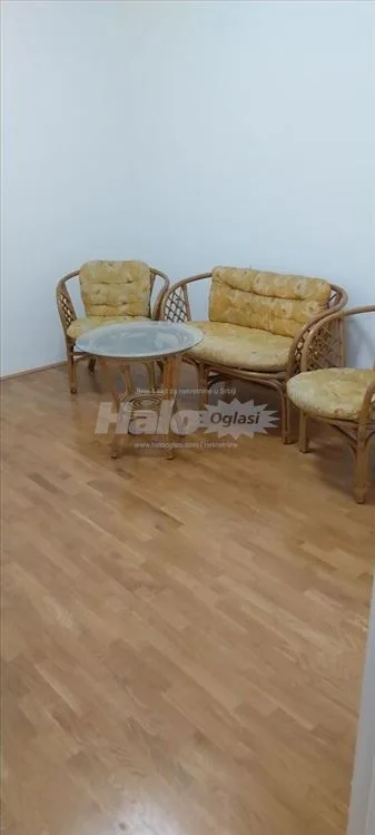 Izdajem dvosoban namesten useljiv stan u Borci — 15