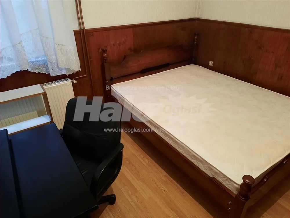 Izdajem dvosoban namešten stan u kući — 6