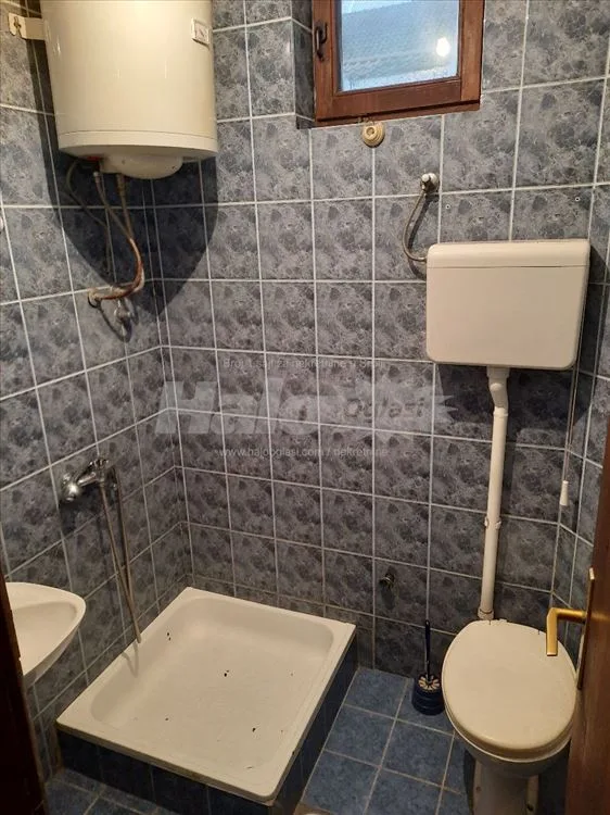 Izdajem dvosoban namešten stan u kući — 8
