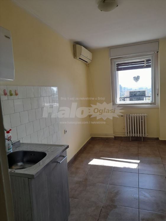 Izdajem dvosoban stan Blok 45 — 9