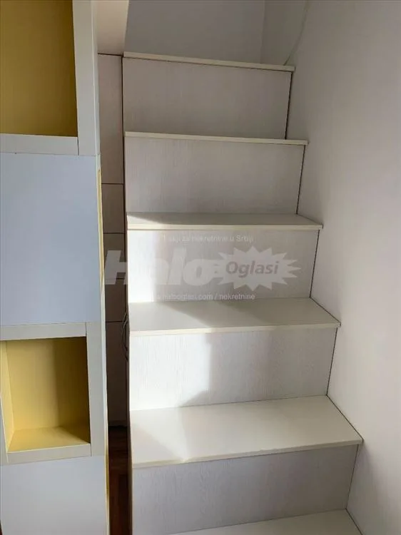 Izdajem dvosoban stan — 3