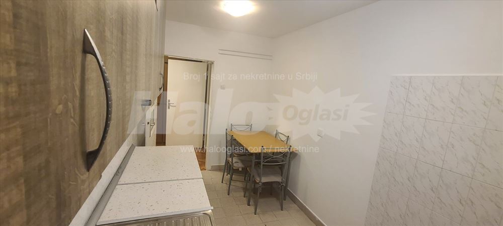 izdajem dvosoban stan na ceraku 52m2 vlasnik — 4