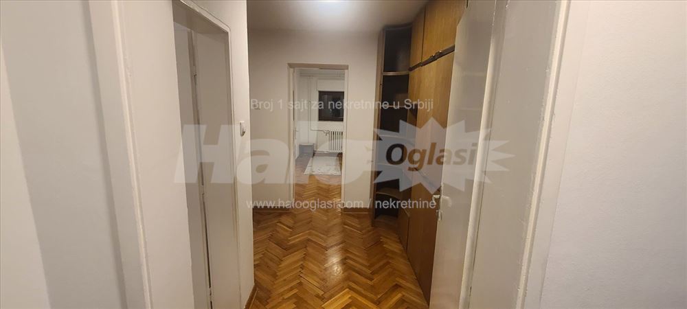 izdajem dvosoban stan na ceraku 52m2 vlasnik — 5