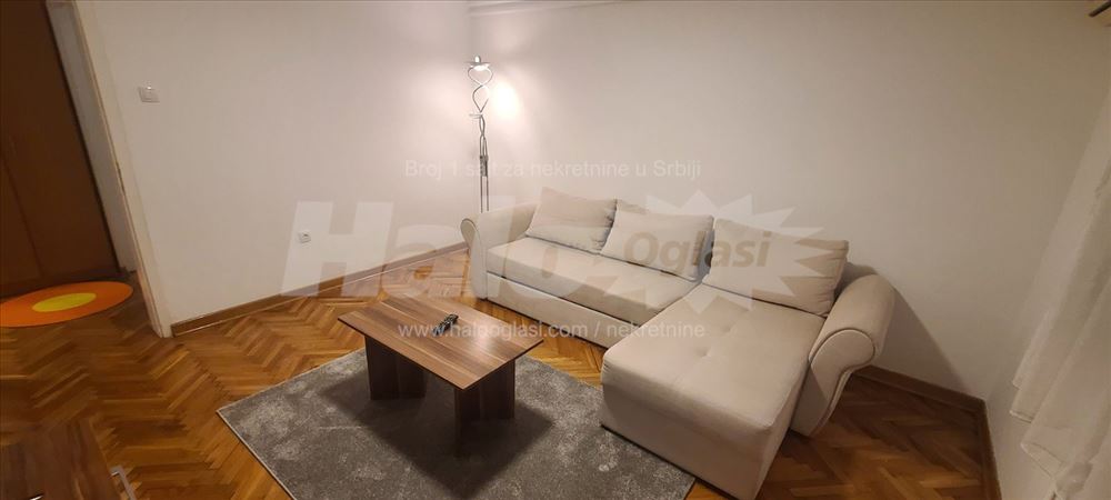 izdajem dvosoban stan na ceraku 52m2 vlasnik — 10