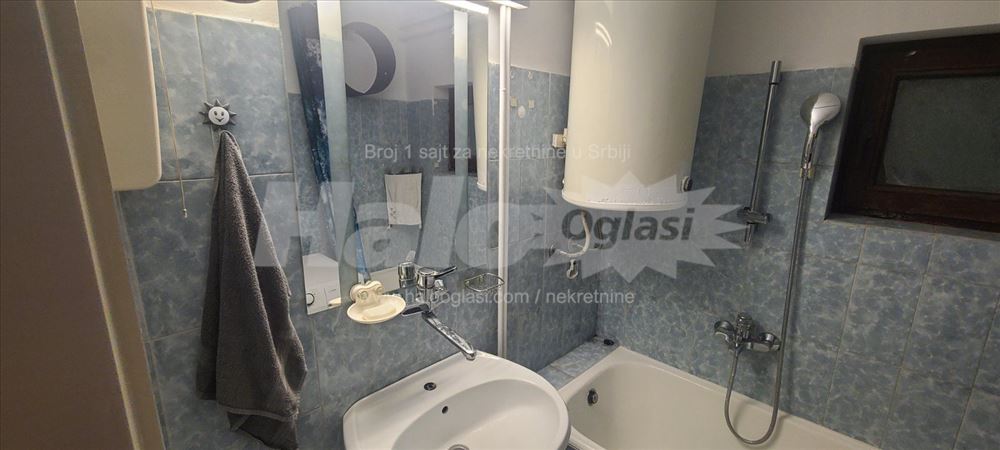 izdajem dvosoban stan na ceraku 52m2 vlasnik — 12