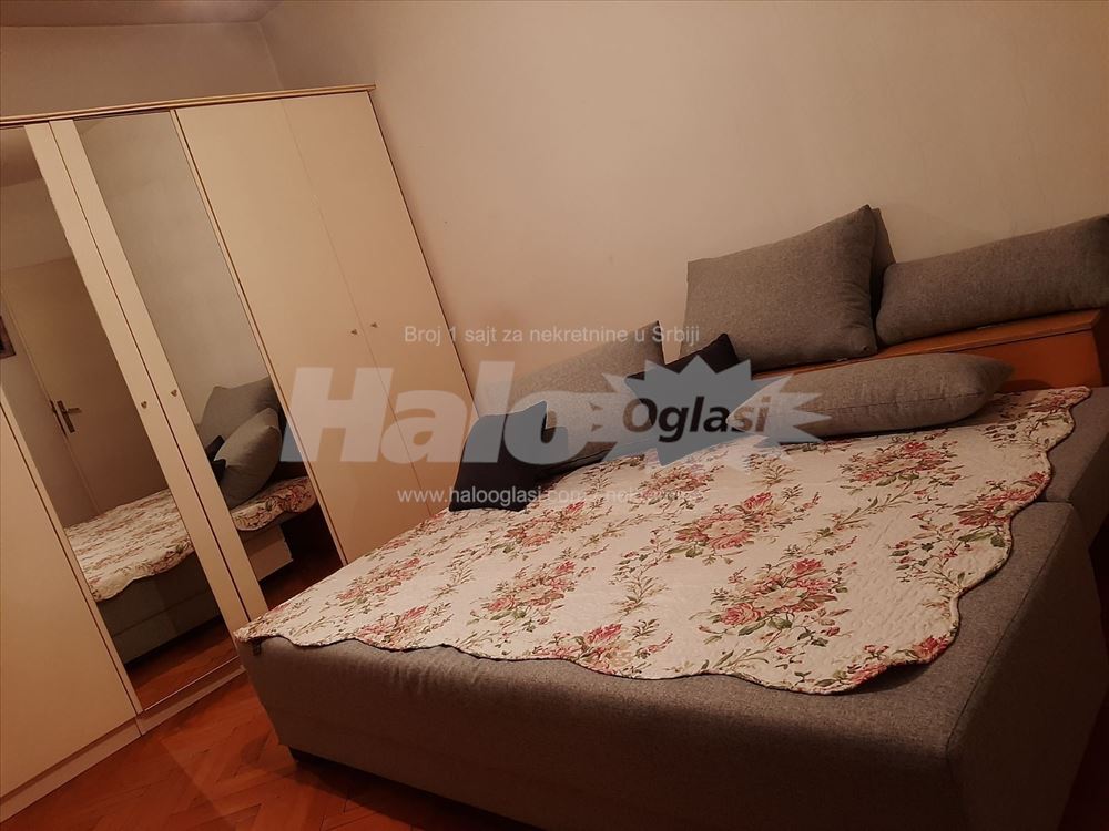 Izdajem dvosoban stan na Dorćolu ulica Braće Baruh — 2