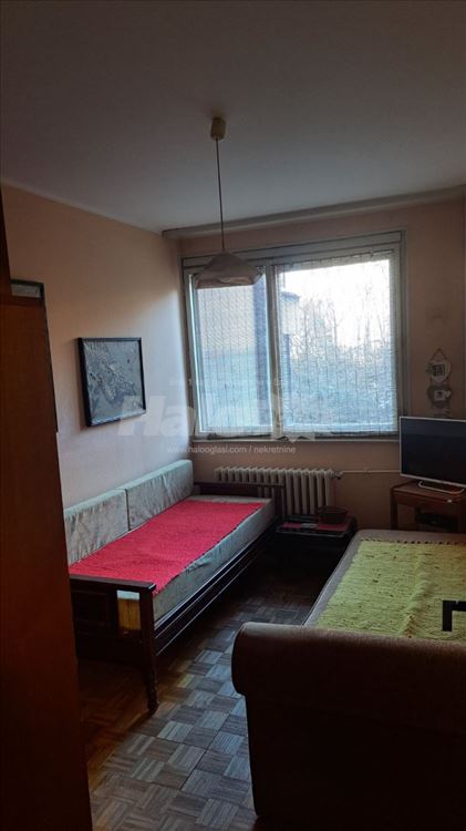 Izdajem dvosoban stan na Julinom brdu — 5