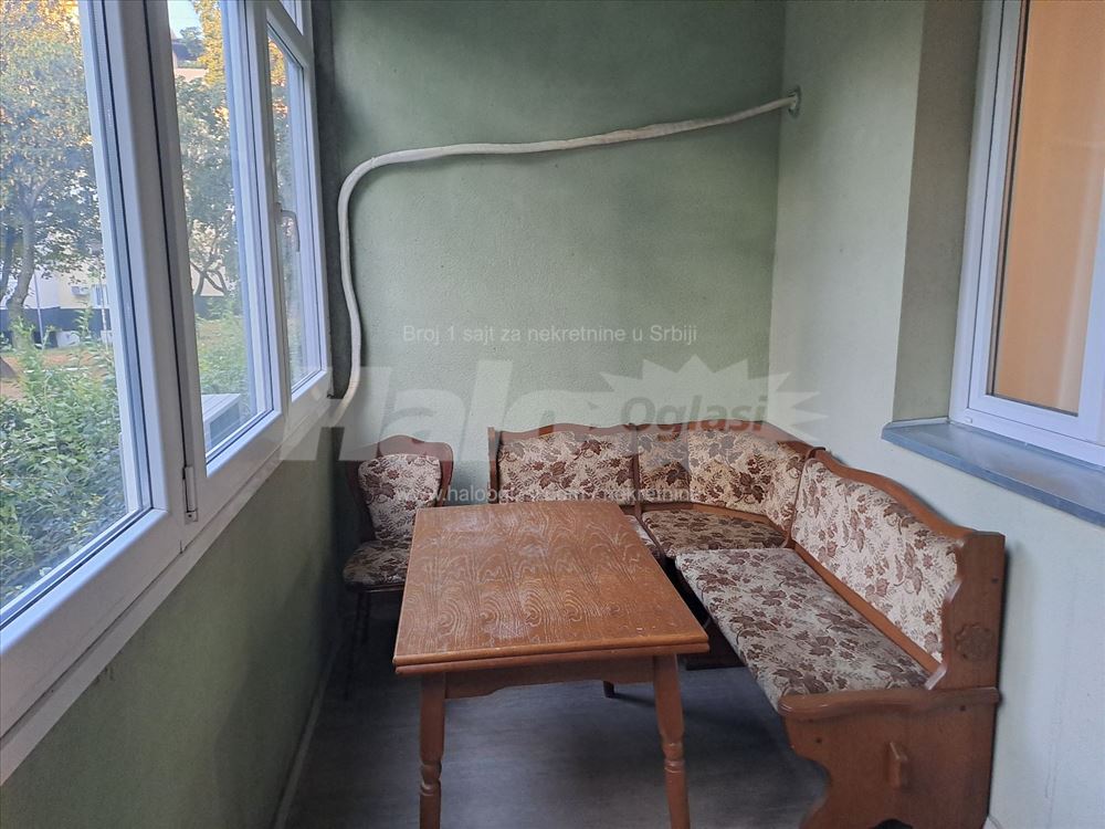 Izdajem dvosoban stan na Karaburmi — 6