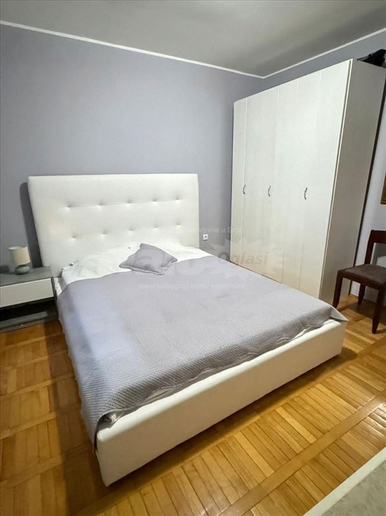 Izdajem dvosoban stan na Vračaru,Krunski venac — 8