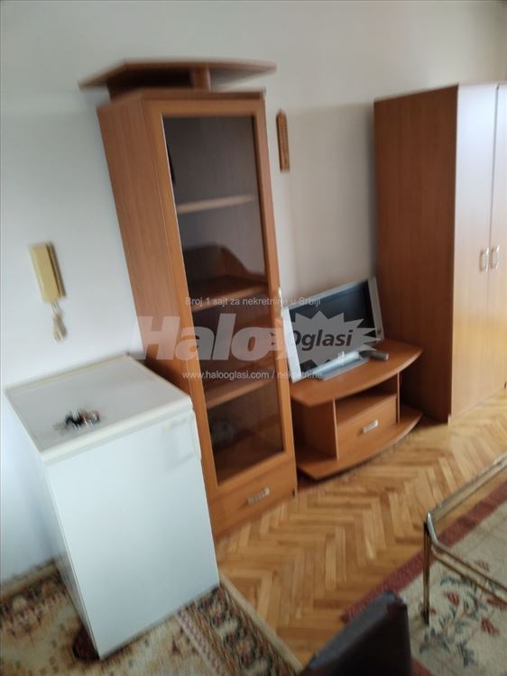Izdajem dvosoban stan na Zvezdari — 7