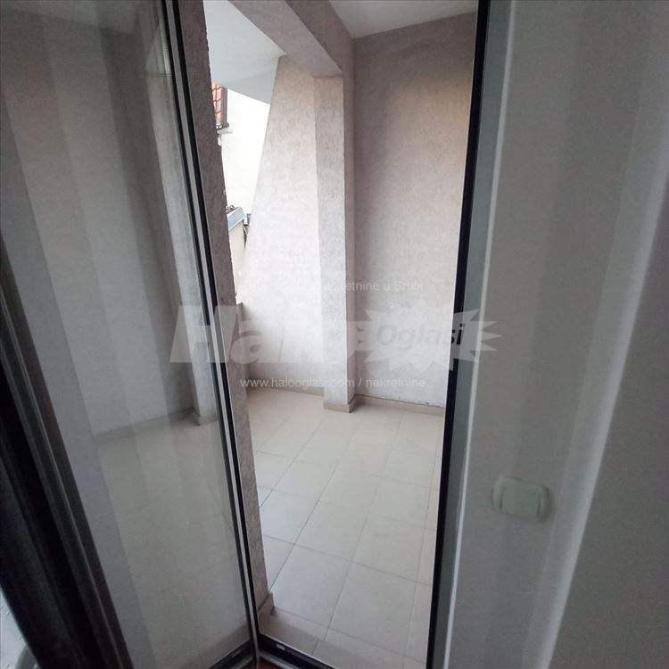 Izdajem dvosoban stan od 59m2 u Jove Ilica 39 — 7