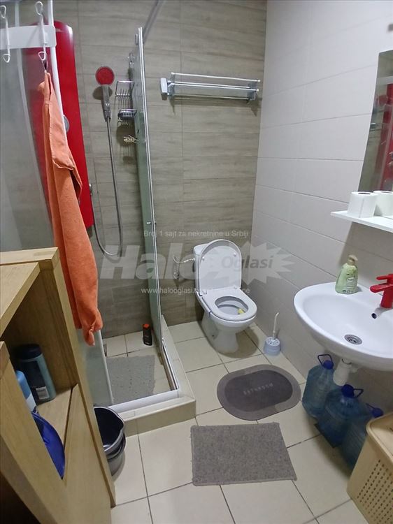 Izdajem dvosoban stan na Paunovom bregu — 3