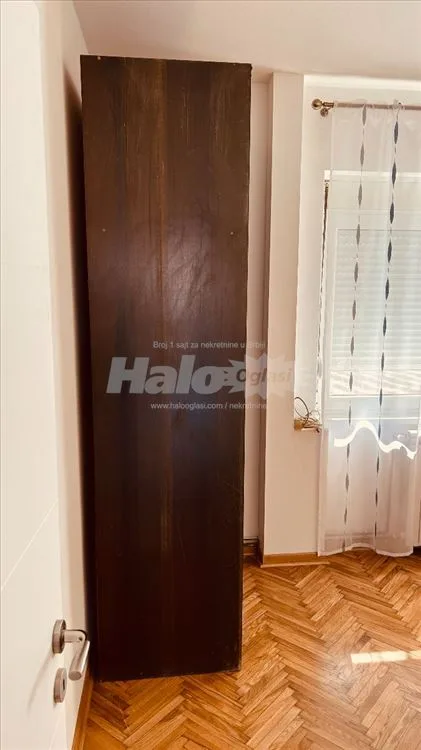 Izdajem dvosoban stan, pogodan za dva studenta — 10